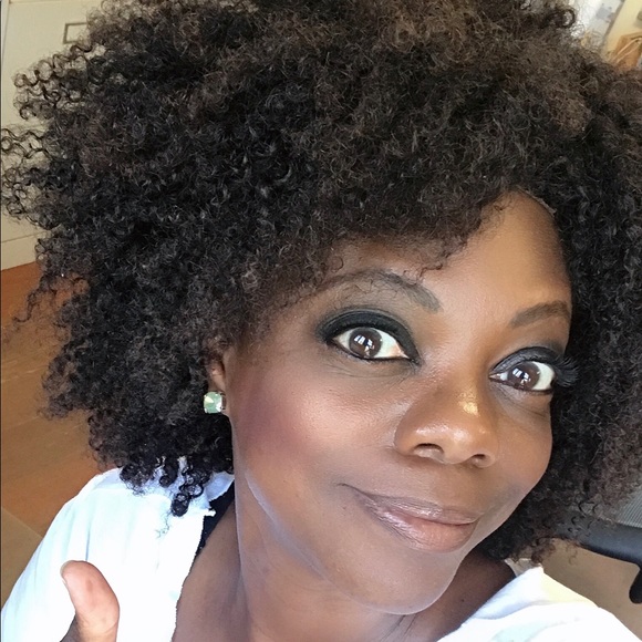 Meet your Posher, Tracy - Picture 1 of 1